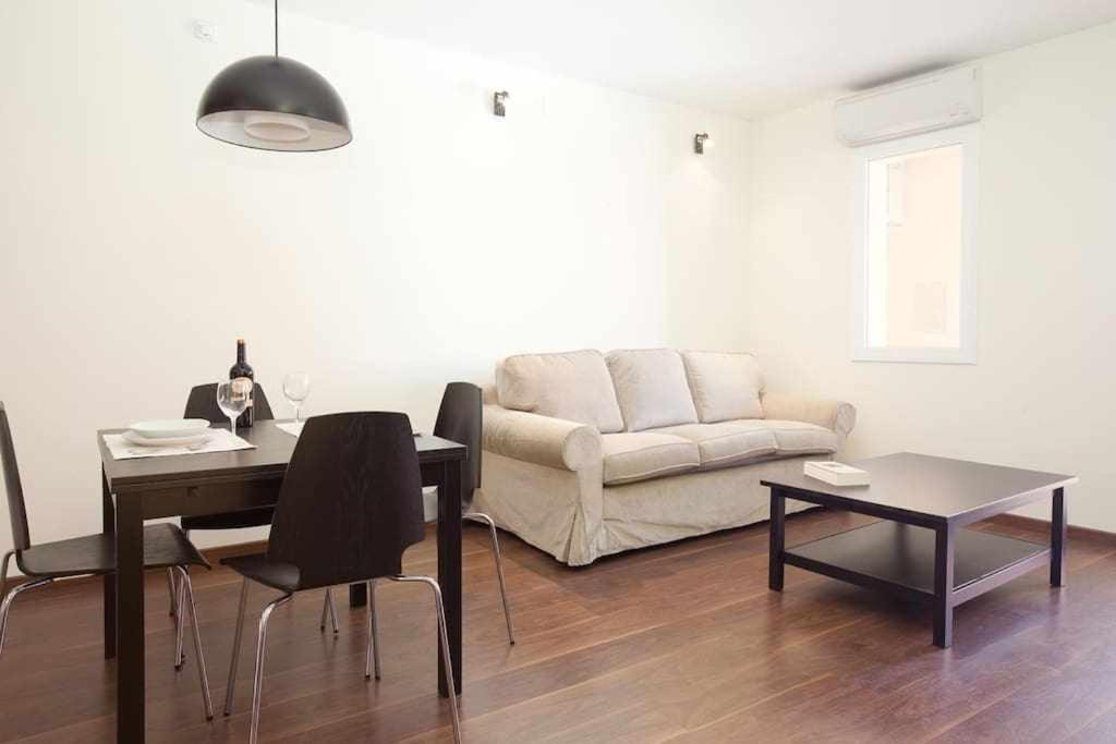 Apart Centrico Con Terraza En Gracia Barcelona Exterior photo